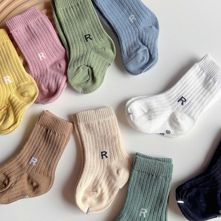 Tất chân bé sơ sinh chữ R dễ thương, cao cổ 0-1