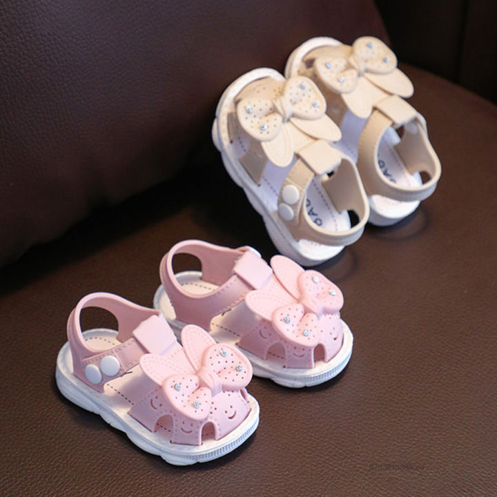 Giày trẻ em nhẹ, thoáng khí cho bé đi chơi ngày hè