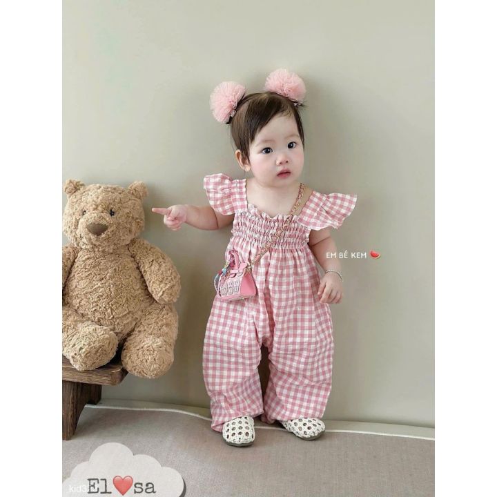 Jumpsuit Bé Gái Họa Tiết Caro Dáng Cánh Tiên Phối Chun Ngực
