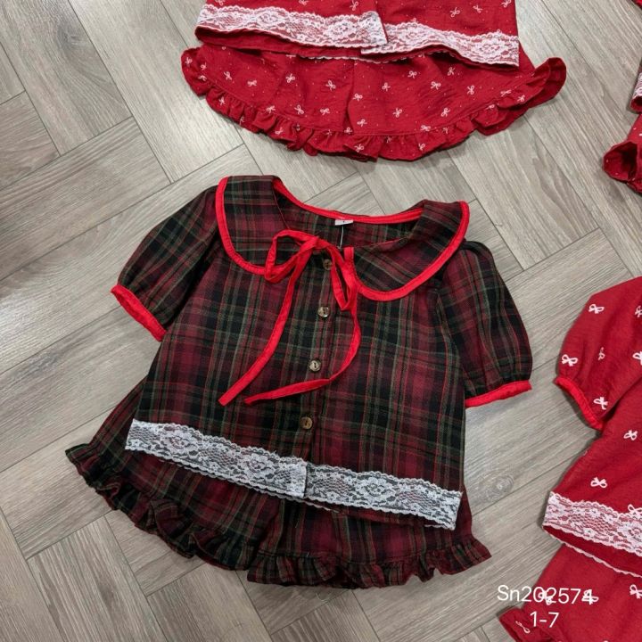 Bộ Đồ Bé Gái Vải Đũi Phối Ren Cổ Nơ Xinh Xắn