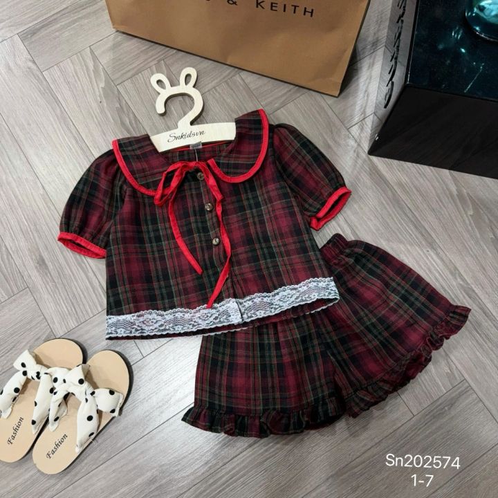 Bộ Đồ Bé Gái Vải Đũi Phối Ren Cổ Nơ Xinh Xắn