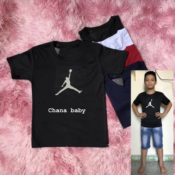 áo thun cho bé, áo cổ tròn chất vải thun lạnh 4 chiều in nổi cậu bé bóng rổ size 15-45kg