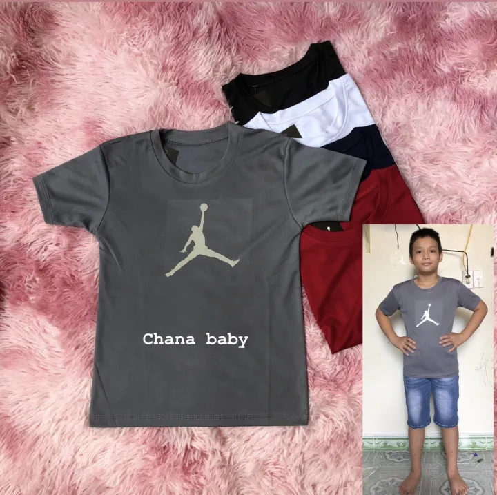 áo thun cho bé, áo cổ tròn chất vải thun lạnh 4 chiều in nổi cậu bé bóng rổ size 15-45kg