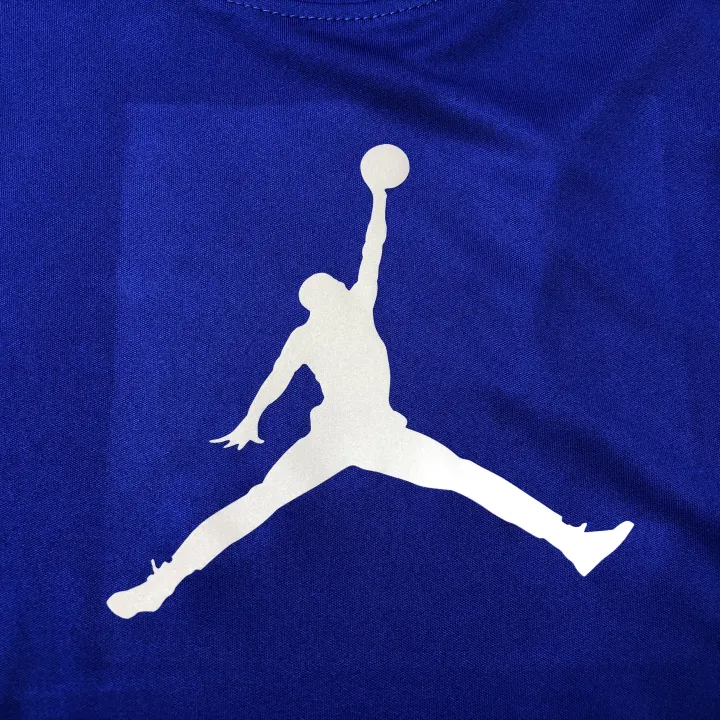 áo thun cho bé, áo cổ tròn chất vải thun lạnh 4 chiều in nổi cậu bé bóng rổ size 15-45kg