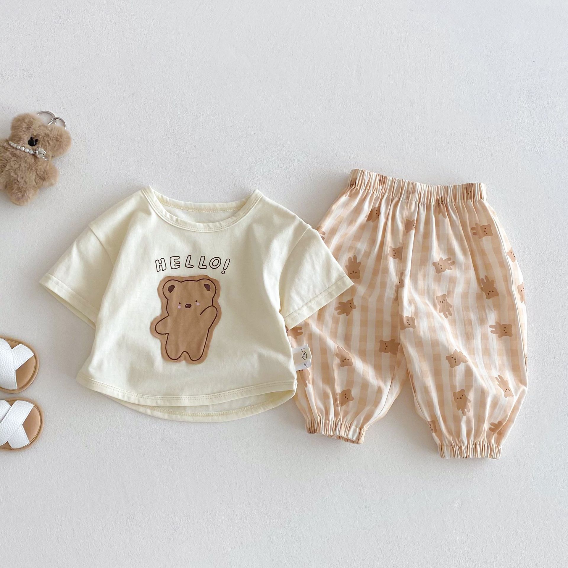 Bộ Đồ Trẻ Em Phong Cách Hàn Quốc Áo Phông Bé Trai Gấu Mùa Hè Mẫu Mới 2025 Áo Phông Bé Gái Vải Dán Hoạt Hình Quần Âu Bộ Hai Chiếc